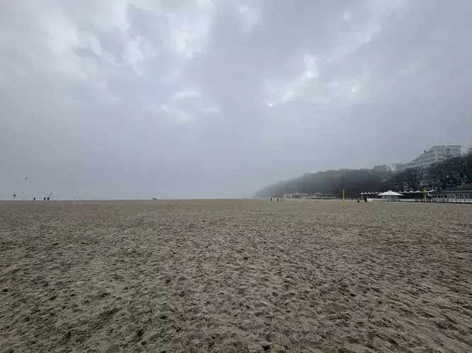 out-of-season. plik: tlusta-mewa-apartament-gdynia-out-of-season-poza-sezonem - 13.webp